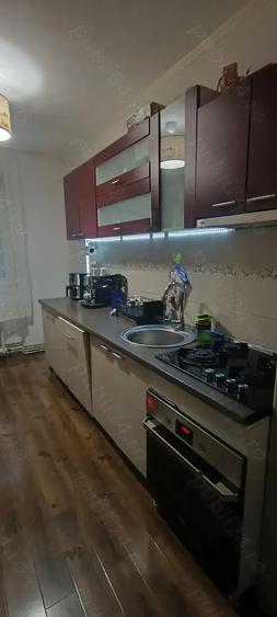 Vand apartament cu 3 camere - 1