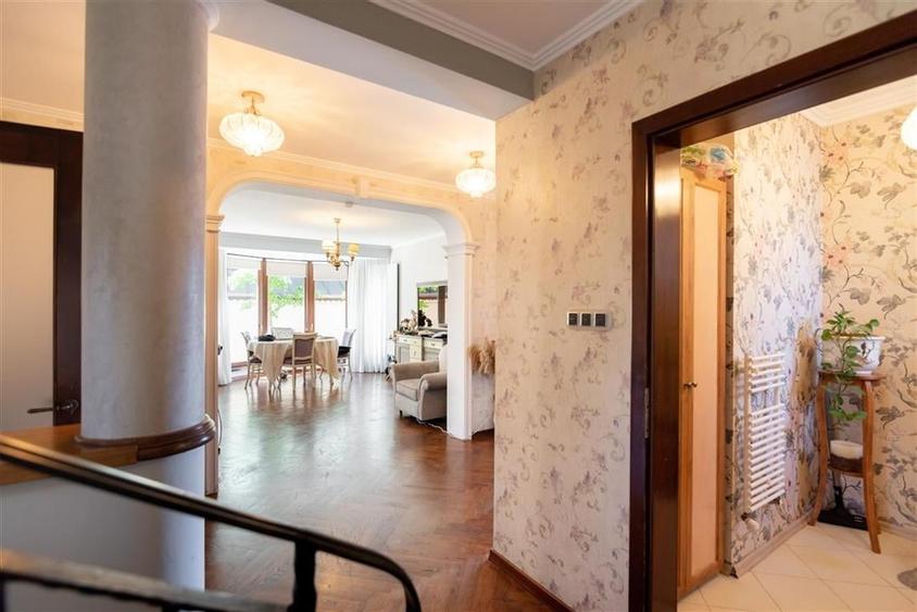 RECO Vila cu 5 camere str. Apateului- zona Nufarul - 4