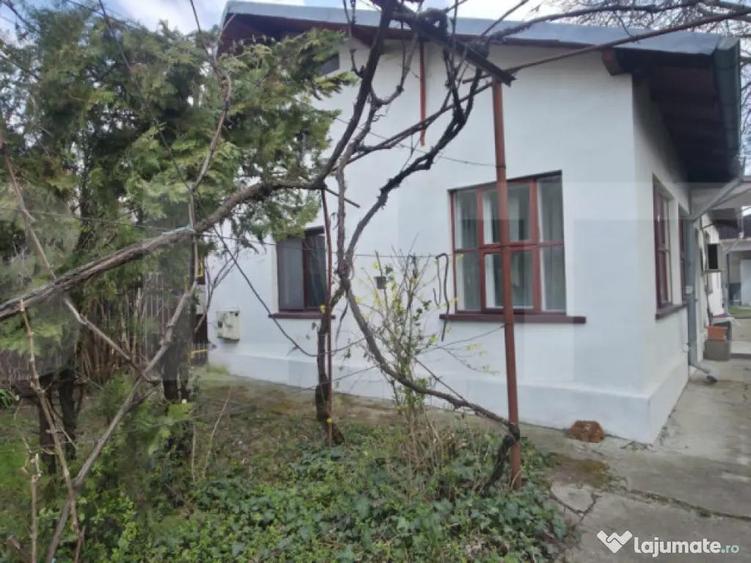 Casa cu 3 camere, curte verde si spatioasa - 13