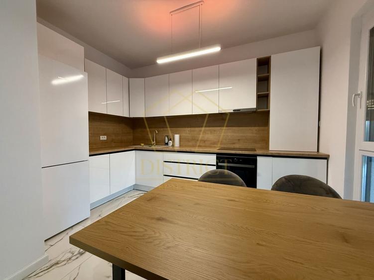 Duplex despartit prin garaj cu 5 camere  |  Dumbravita - 5