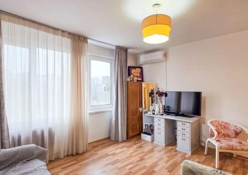 Garsonieră decomandată, mobilată în Central