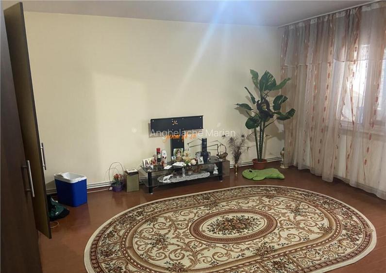 Apartament 3 camere , zona Gara- str Longinescu ,76 mp ,2 ba
