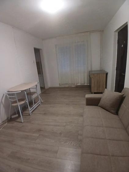 Apartament cu 2 camere semidecomandat în Dacia
