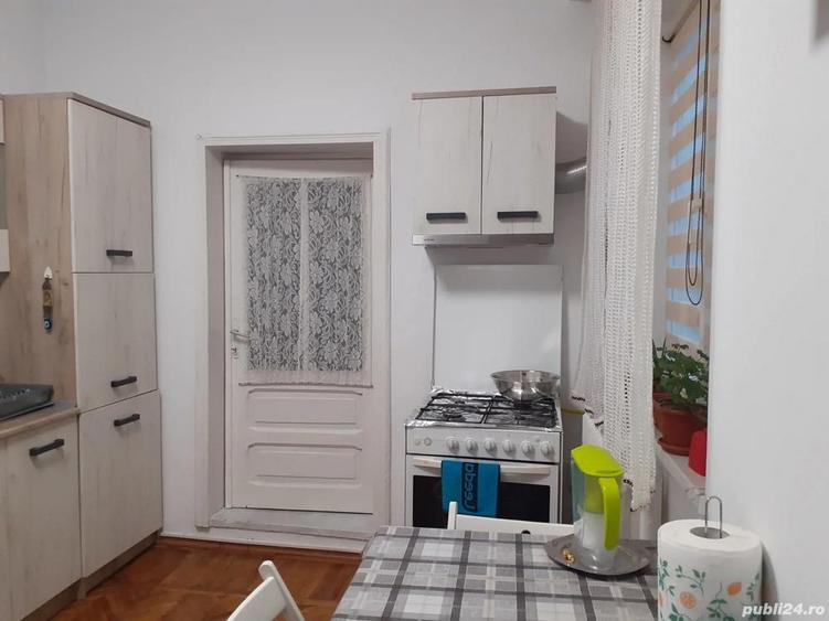 Vanzare Casa din caramida, supr. totala este de 387.mp., supr. const.121mp., str. Garii cu M. Bravu - 10