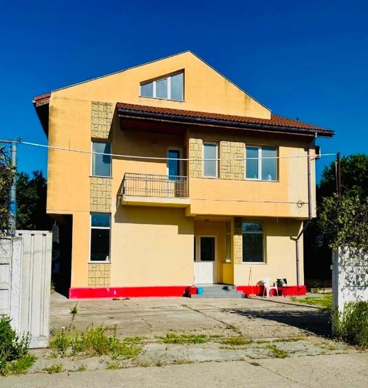 Inchiriez Vila/Cladire cu Parcare, Garaje si Curte Interioara - Ideal Birouri - 1