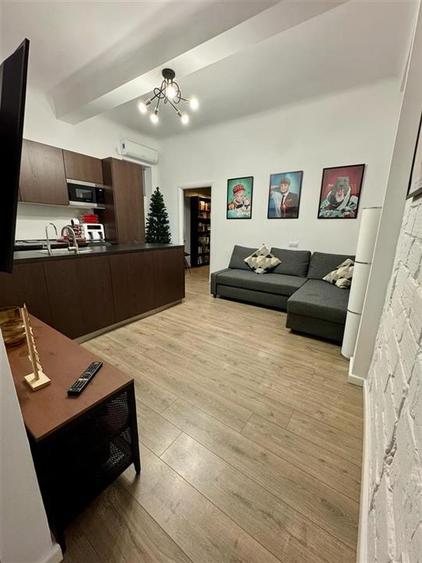 Apartament de Închiriat în Piața Romană - Locație Centr - 1