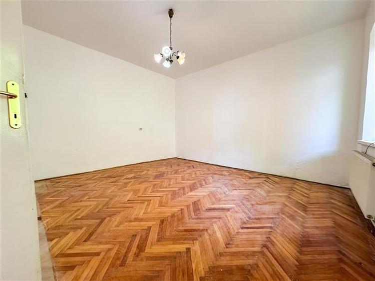 FILM!Apartament 2 camere decomandate, parter, in casa,curte comuna,Central,Braso - 7