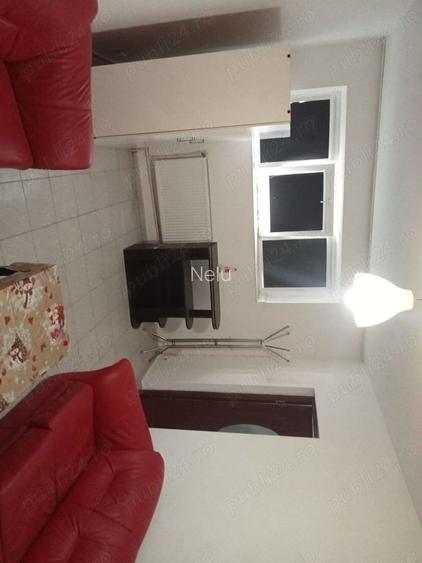 Propietar Vand Apartament 3 CAMERE Pta Sfintii Voievozi
