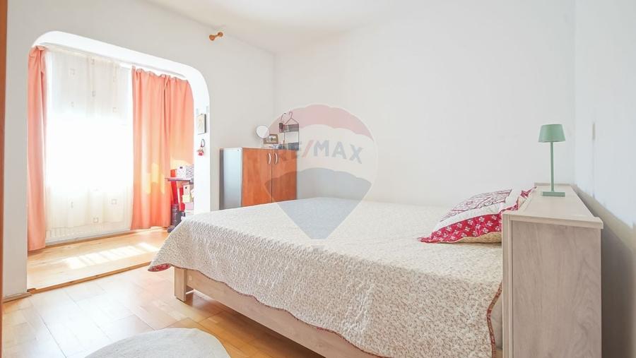 De vanzare 4 camere Racadau-zona Parcul Trandafirilor - 4