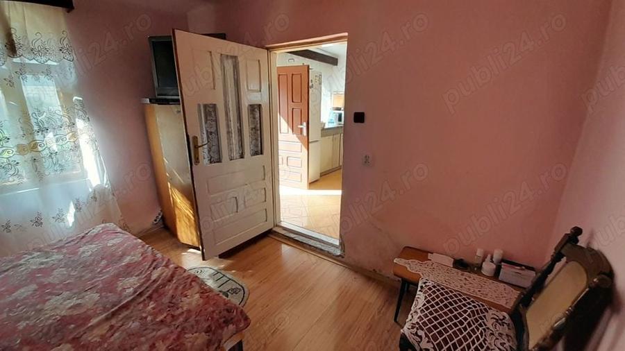 Bezdead doua case pe acela?i teren in centrul ora?ului - 3