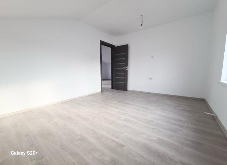 Navodari- casa p+m 4 dormitoare , living , 2 gr sanitare - 4