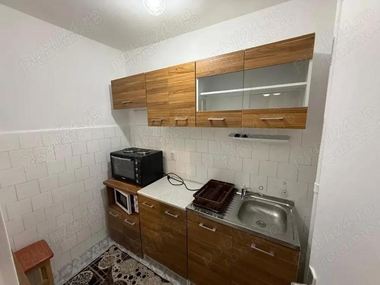 Inchiriez ap.decomandat cu o camera in Zona Calea Circumvalatiunii, et.4, suprafata utila de 30 mp. - 10