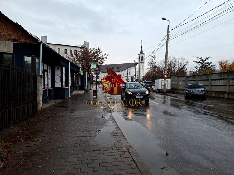 Apartament 3 camere, decomandat, Alexandru cel Bun, et 8 din 10, liber