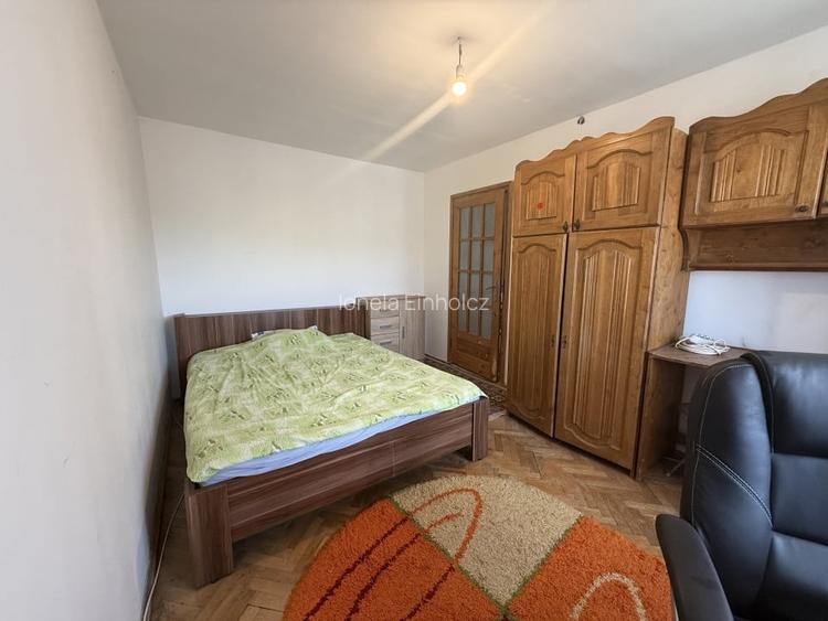 Apartament spatios, 2 camere, 51 mp utili + balcon - Girocului