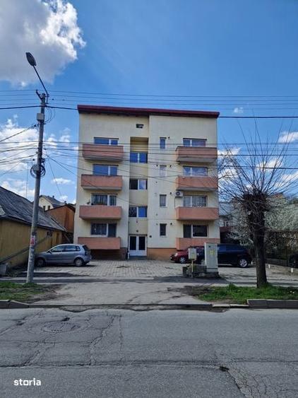 inchiriez apartament 2 camere - 1