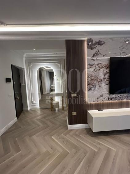 Apartament cu 3 camere decomandat, mobilat în Cantemir