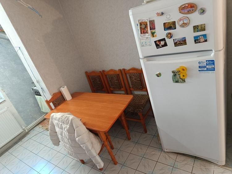 Inchiriez Apartament cu 3 camere - 11