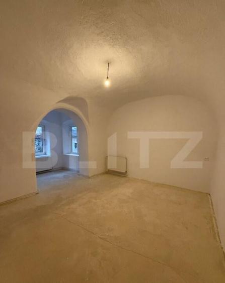 Apartament cu 3 camere, 91 mp, situat in centrul Istoric - 3