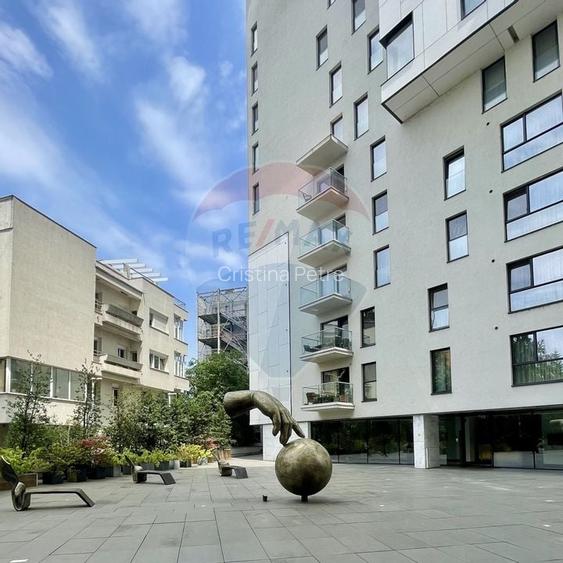 Apartament 4 camere lux de inchiriat in One Herastrau Park Apartament 4 camere lux de inchiriat in One Herastrau Park