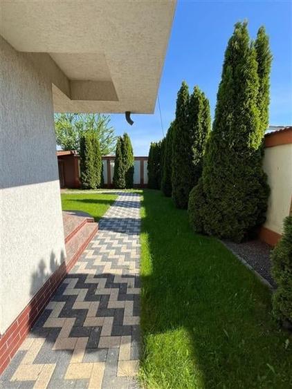 Casă individuală cu 5 camere cu Teren 464 Mp în Nord