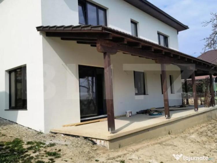 Casa spatioasa de vinzare,ideala pentru confort si liniste - 3
