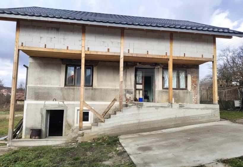 Casa ?araneasca cu 180 mp utili ?i teren de 1360 mp, A - 2