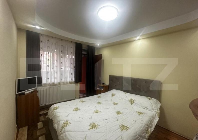 Apartament 3 camere, 70 mp , zona 8 Mai - 8