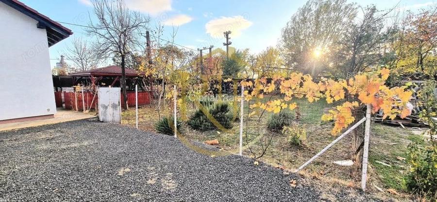 Apartament 2 camere de inchiriat curte, foi?or,gradina zona Shopping City