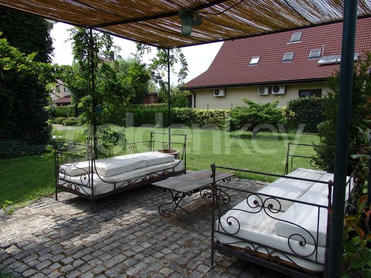 Vila speciala cu gradina superba de 1000mp - 2