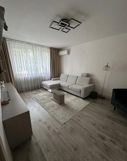 Apartament cu 3 camere, mobilat în Politehnica