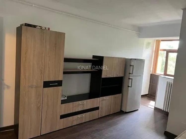 Garsoniera, etaj 3/4, zona Tudor Vladimirescu