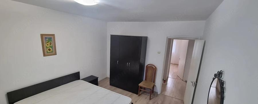 Apartament cu 3 camere decomandat, mobilat în Victoriei