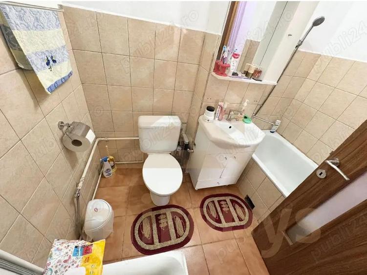 De vanzare Apartament 2 camere decomandat sau schimb cu garsoniera plus diferen?a - 5