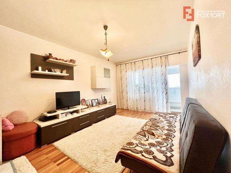Apartament cu 3 camere, etaj 5 de vanzare, zona Lunei - 2