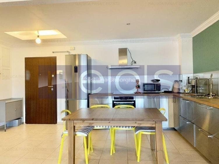 Apartament cu 3 camere semidecomandat în Tei Apartament cu 3 camere semidecomandat în Tei