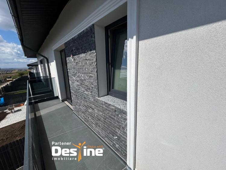 Casa tip DUPLEX - Loc de parcare si terasa  Toate utilitatile - Drum asfaltat - 14