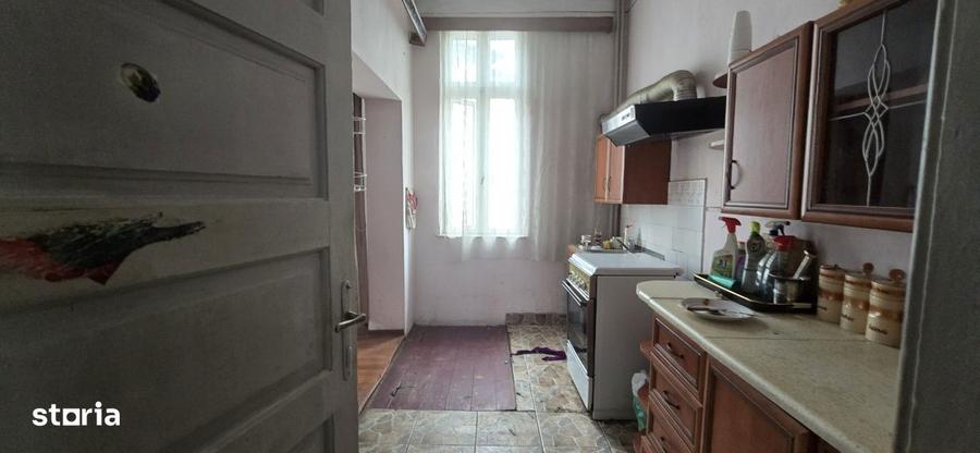 Casa/Vila 6 Camere | Zona Primariei | Targoviste | P+1 | 218 mp | 320. - 1