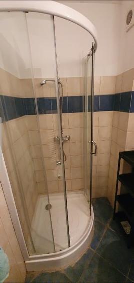 Apartament cu 4 camere semidecomandat, mobilat în Central