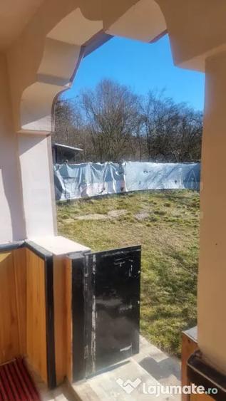 Casă cu 3 camere cu Teren 2000 Mp în Iordăcheanu