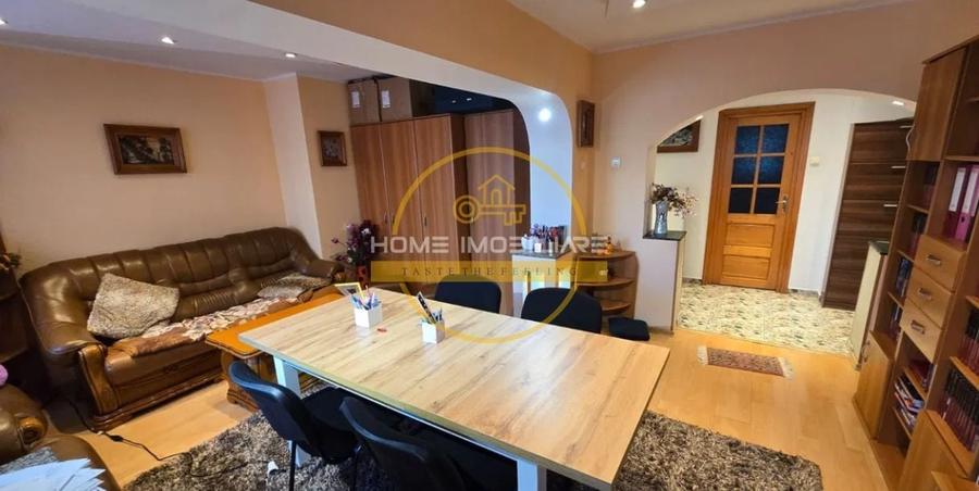 Apartament cu 3 camere decomandat, mobilat în Nicolina
