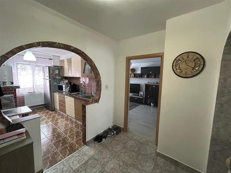 Apartament cu 3 camere decomandat în Brăilei