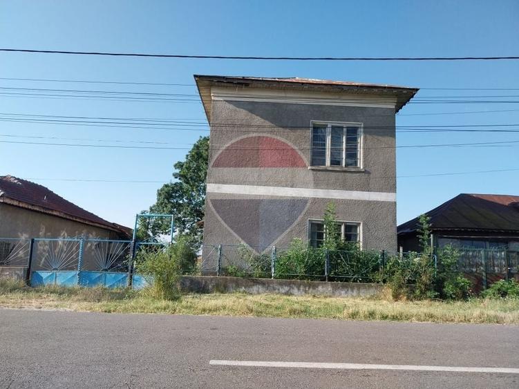 Casă individuală cu 5 camere cu Teren 1008 Mp în Bucovăț