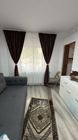 Garsonieră decomandată în Central