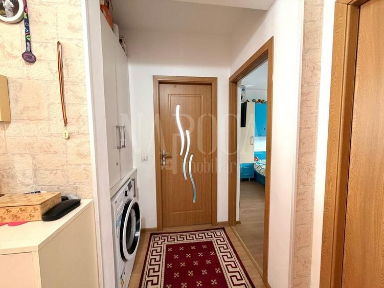Apartament cu 3 camere semidecomandat în Florești