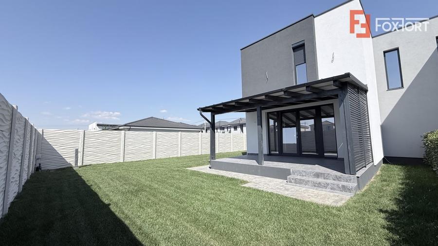 Duplex cu 5 camere cu Canalizare în Moșnița Nouă
