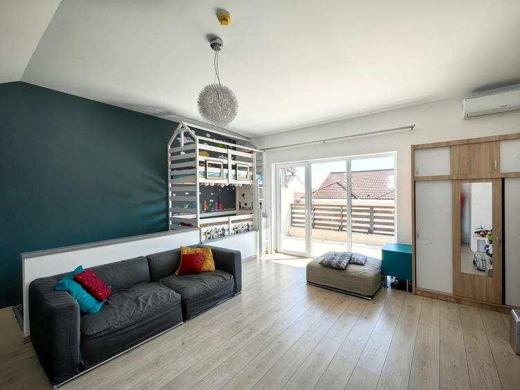 Casă cu 4 camere cu Teren 125 Mp în Est