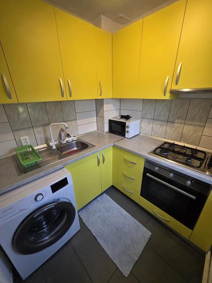 Apartament cu 3 camere semidecomandat în Șagului