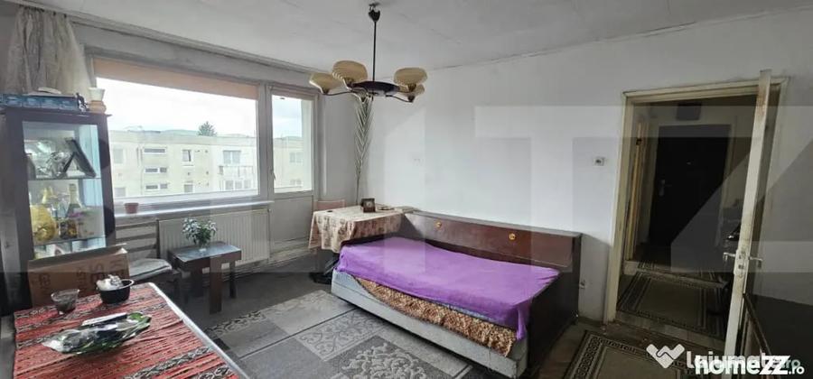 Apartament cu 4 camere semidecomandat în Ciucului