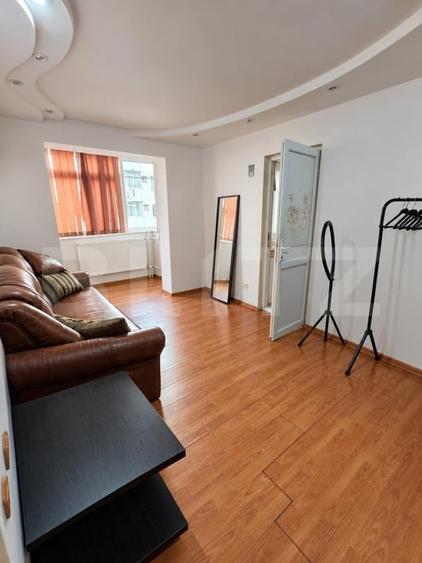 Apartament cu 2 camere semidecomandat, mobilat în Banat