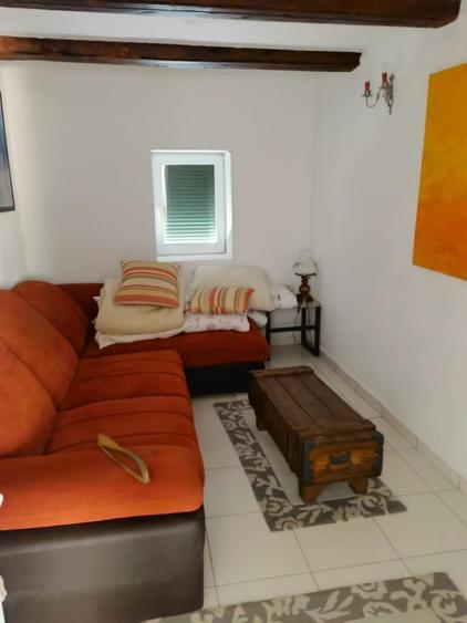Casă cu 5 camere cu Teren 690 Mp în Gărâna
